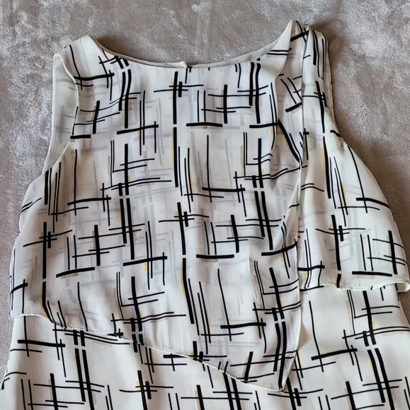 Withe blouse size XS (loose) - Picture 3 of 7